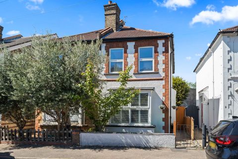 Thicket Crescent, Sutton SM1