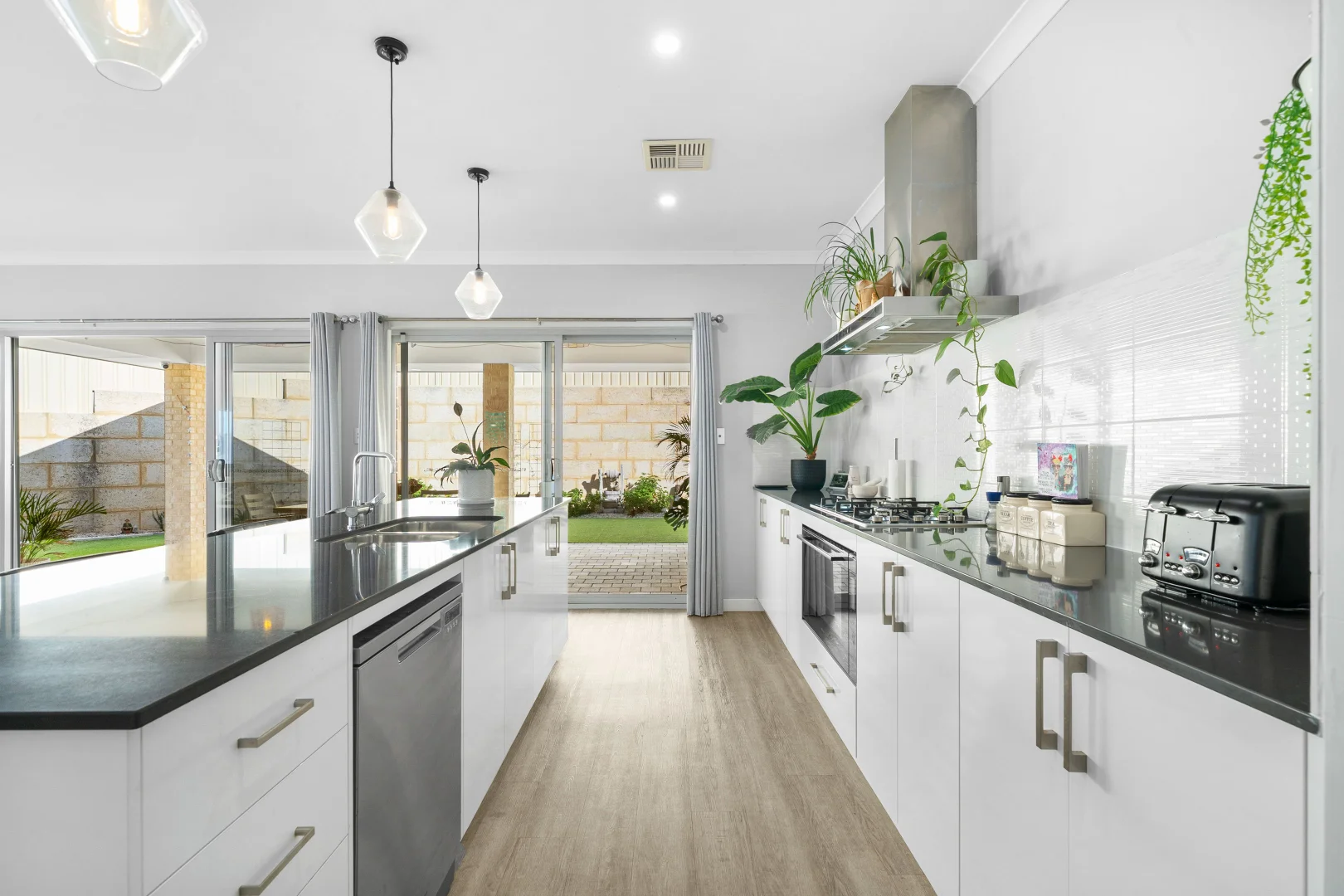Additional image 3 of 15 Aurifera Parkway, Madora Bay WA 6210