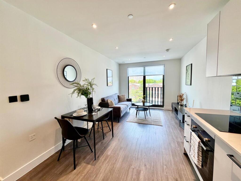 Brand New Home- Glasswater Locks, Birmingham, B4