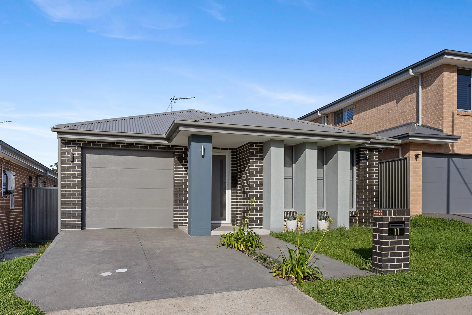 11 Wildflower Crescent, Calderwood NSW 2527
