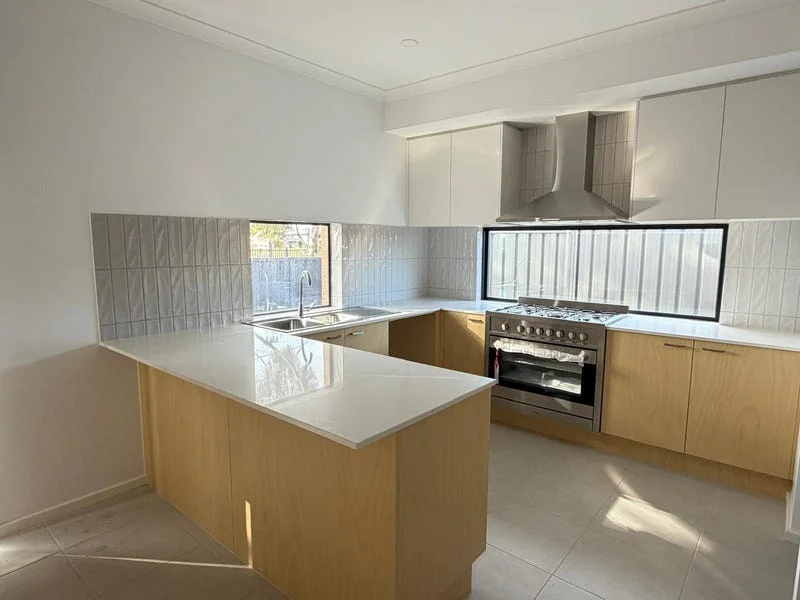 4 Andria Drive, Tarneit VIC 3029 photo 3