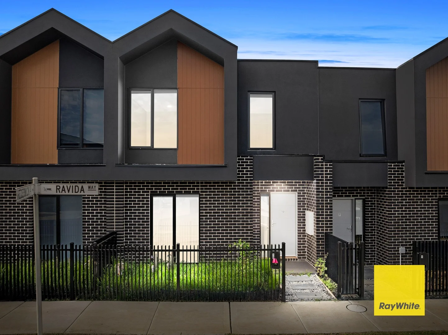 10 Ravida Way, Mickleham VIC 3064