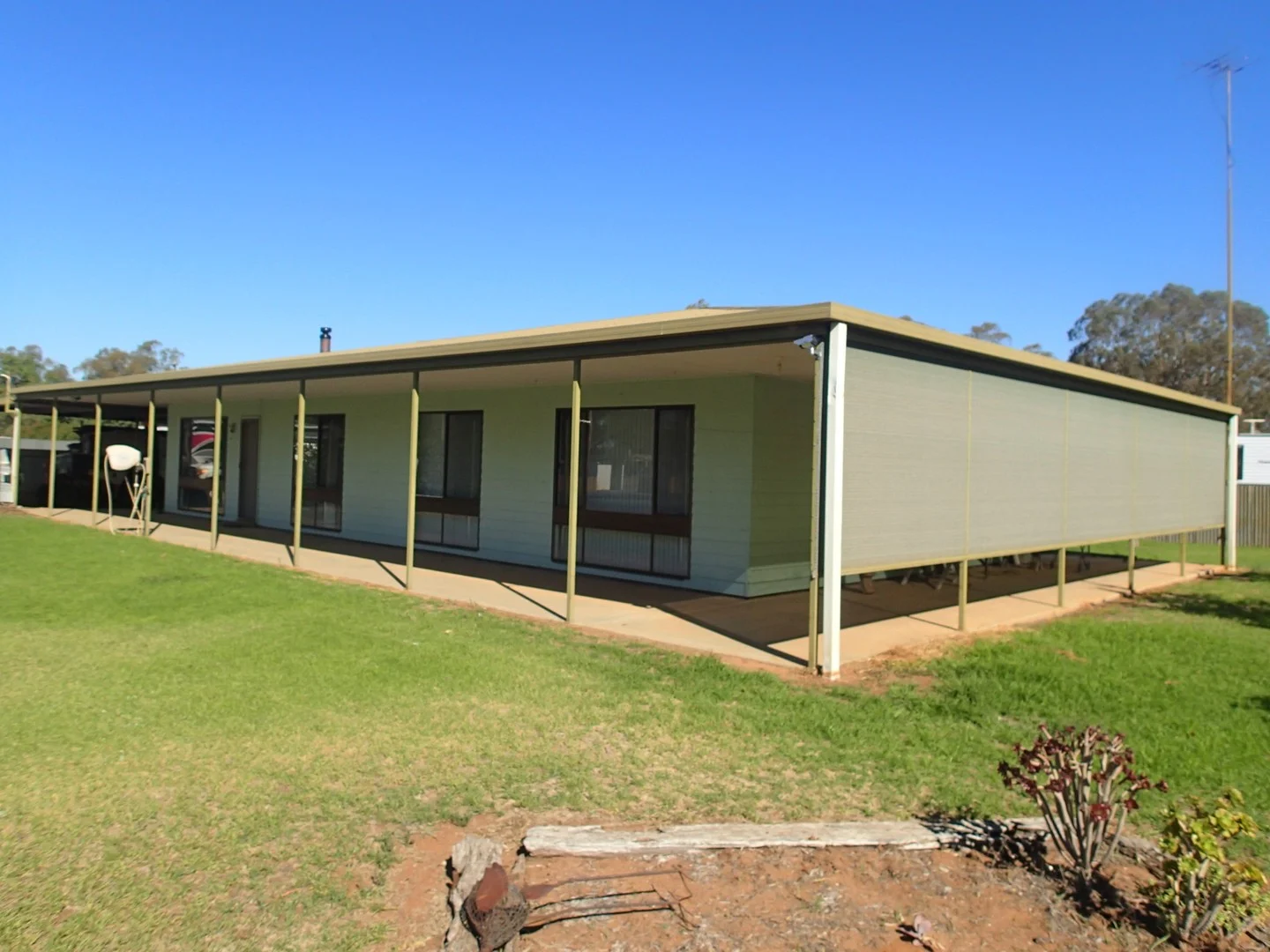 6 Patey Street, Oaklands NSW 2646