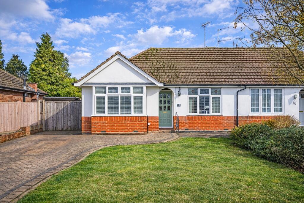 Chiswell Green Lane, St. Albans, Hertfordshire, AL2