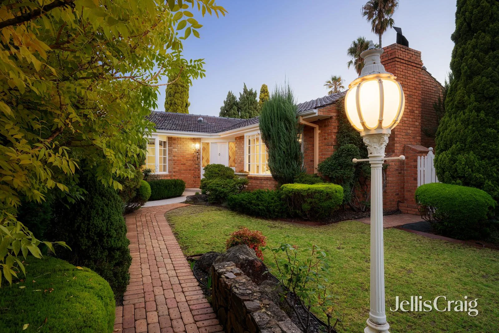 1 Warrick Grove, Templestowe VIC 3106