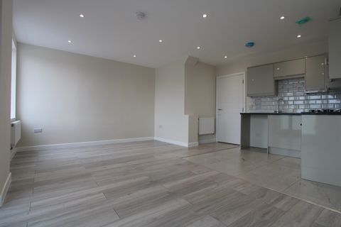 London Road, Mitcham CR4