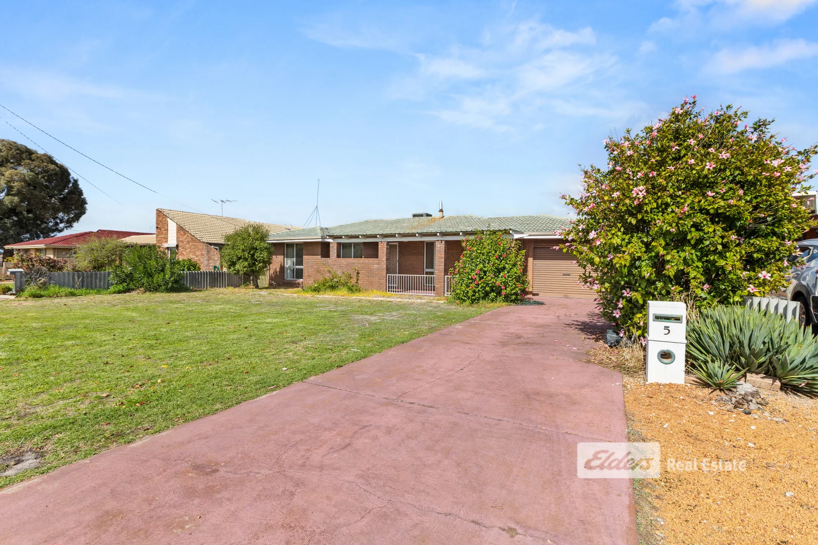 5 Swan Avenue, Collie WA 6225