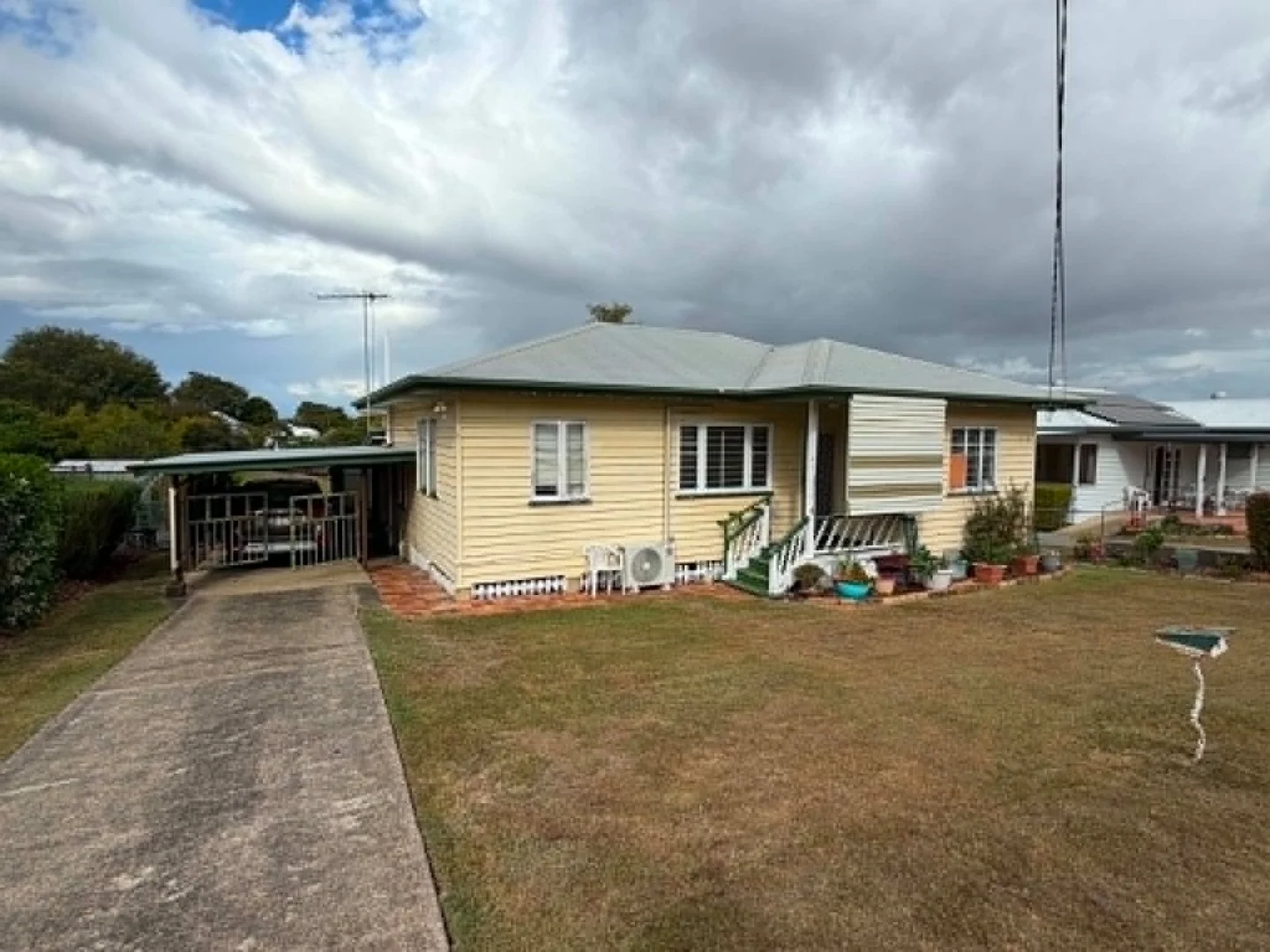 8 Church Street, Silkstone QLD 4304