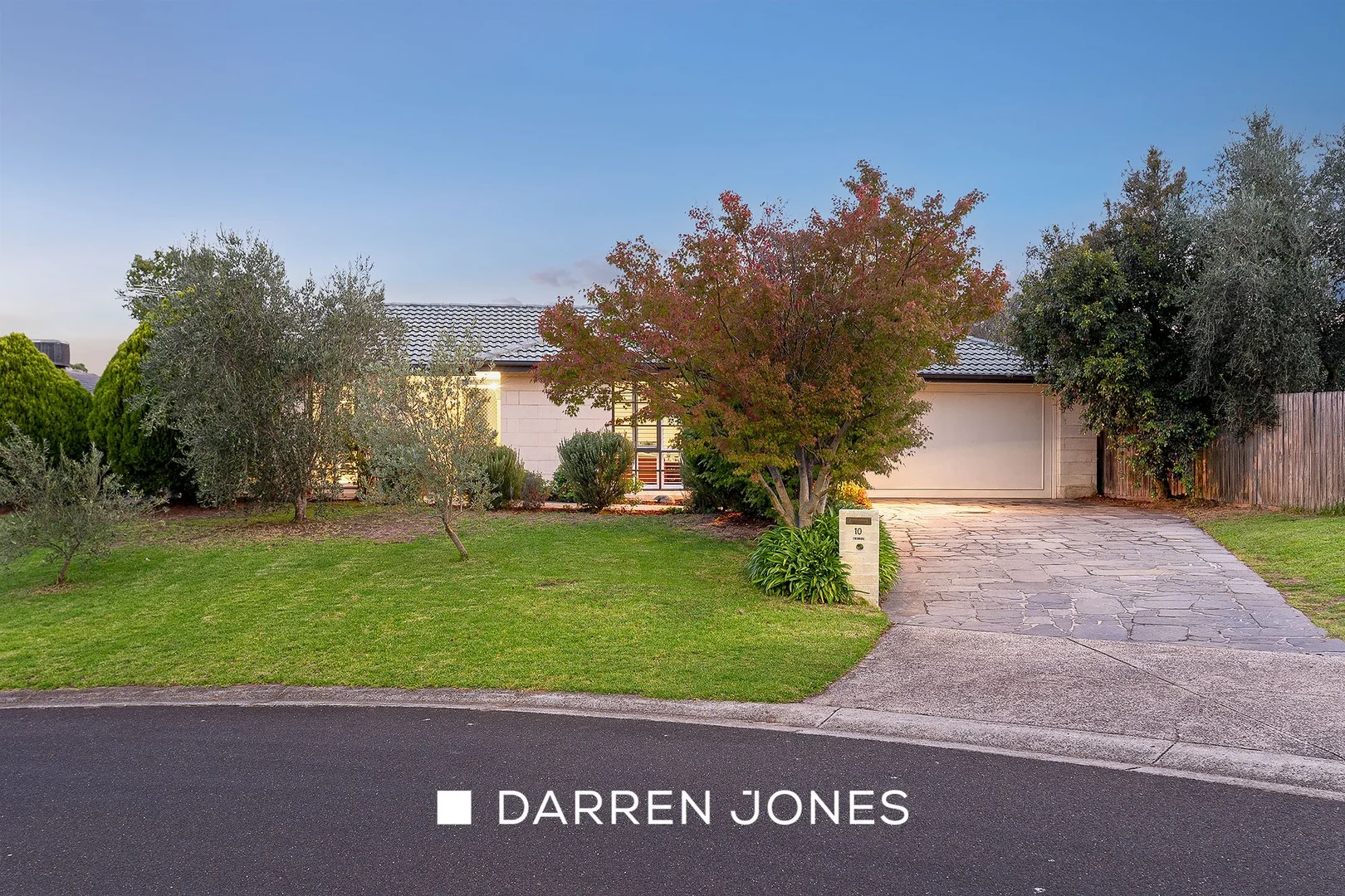 10 Paulette Close, St Helena VIC 3088