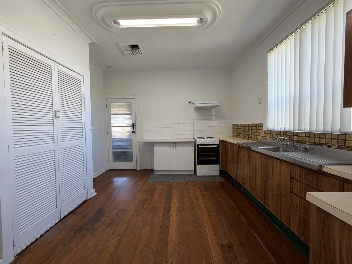 8 Drummond Street, Redcliffe WA 6104