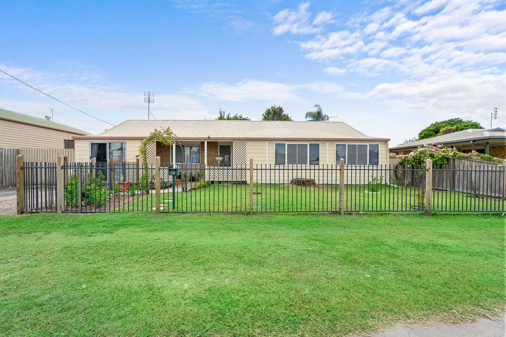 58 Old Maryborough Road, Pialba QLD 4655