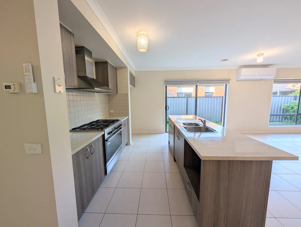290 Waterview Boulevard, Craigieburn VIC 3064 photo 3