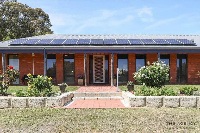 31 Oyston Road, Bakers Hill WA 6562