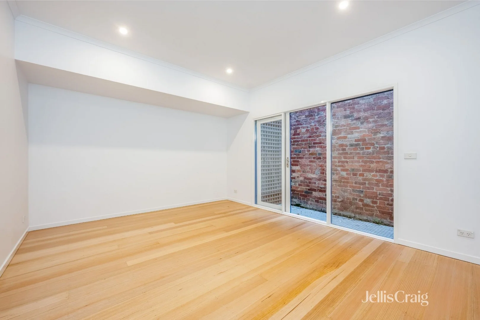 4/21 Temperance Hall Lane, North Melbourne VIC 3051