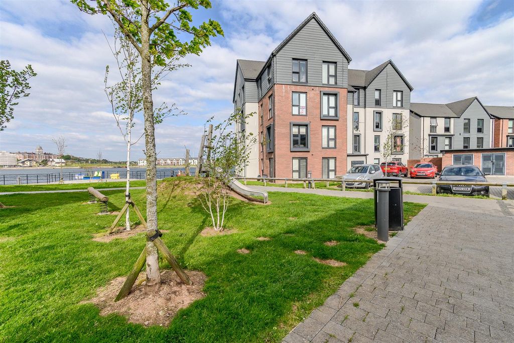 1 bed flat for saleFfordd Y Dociau, Barry CF62