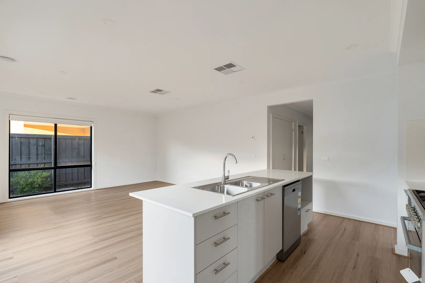 17 Hederwick Street, Mickleham VIC 3064 photo 4
