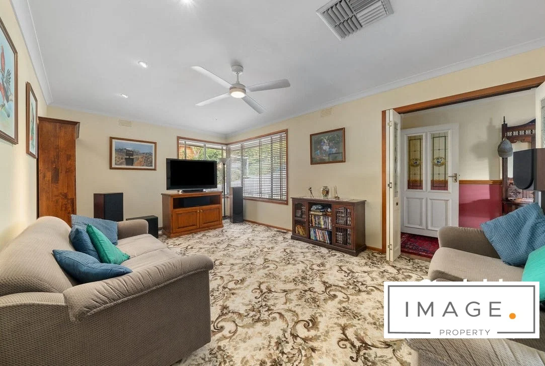 38 Valley Cres, Glenroy VIC 3046 photo 2