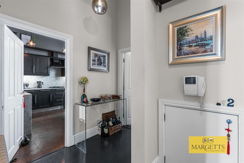 Additional image 17 of 2 bed flat for saleSouthcotes, Warwick New Road, Royal Leamington Spa CV32