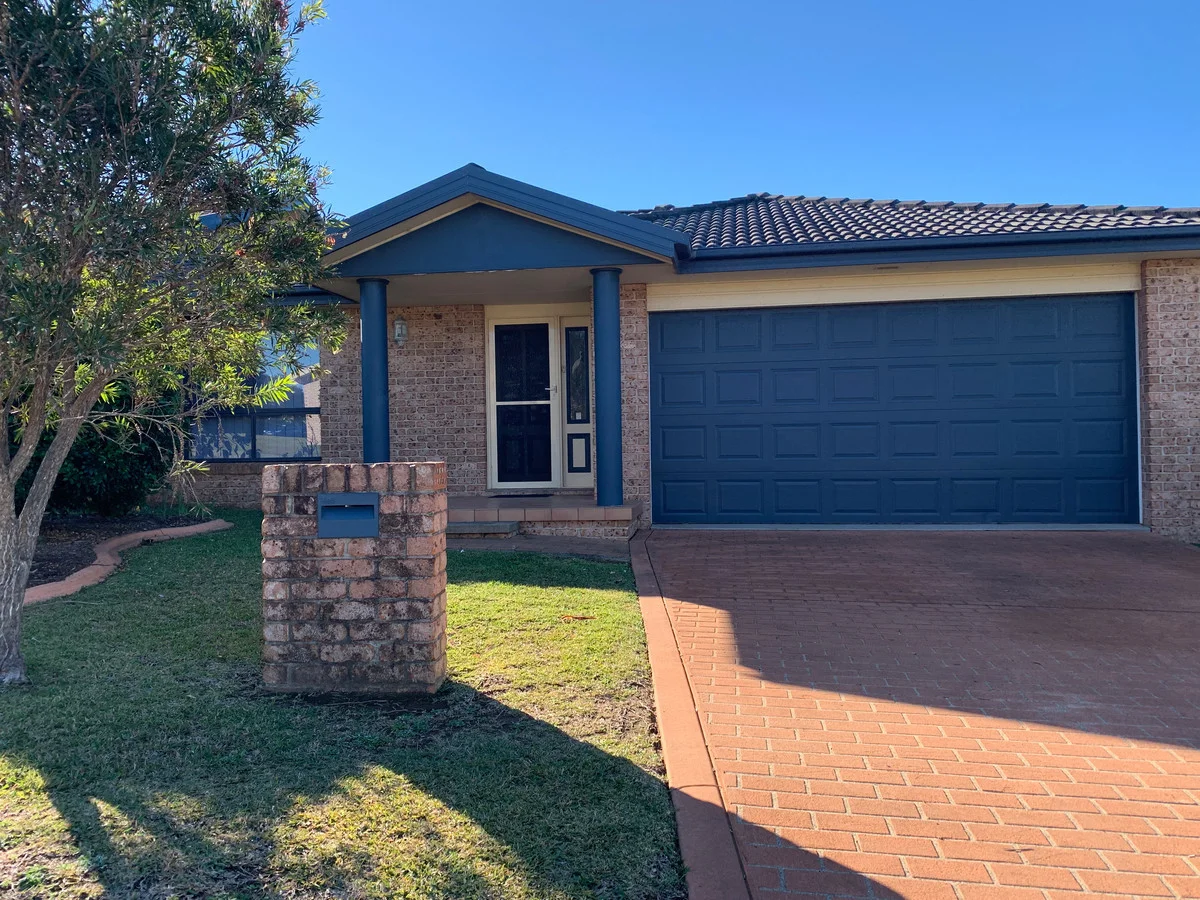 2/3 Ivy Crescent, Old Bar NSW 2430
