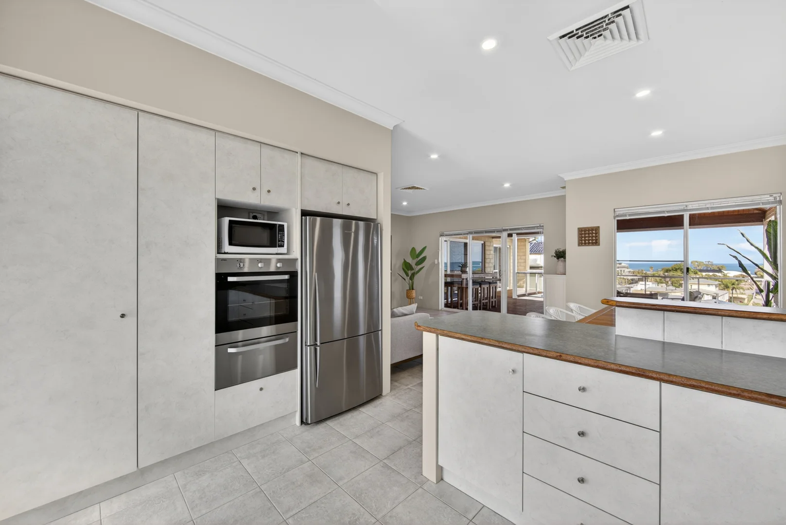 Additional image 8 of 18 Cox Crescent, Quinns Rocks WA 6030