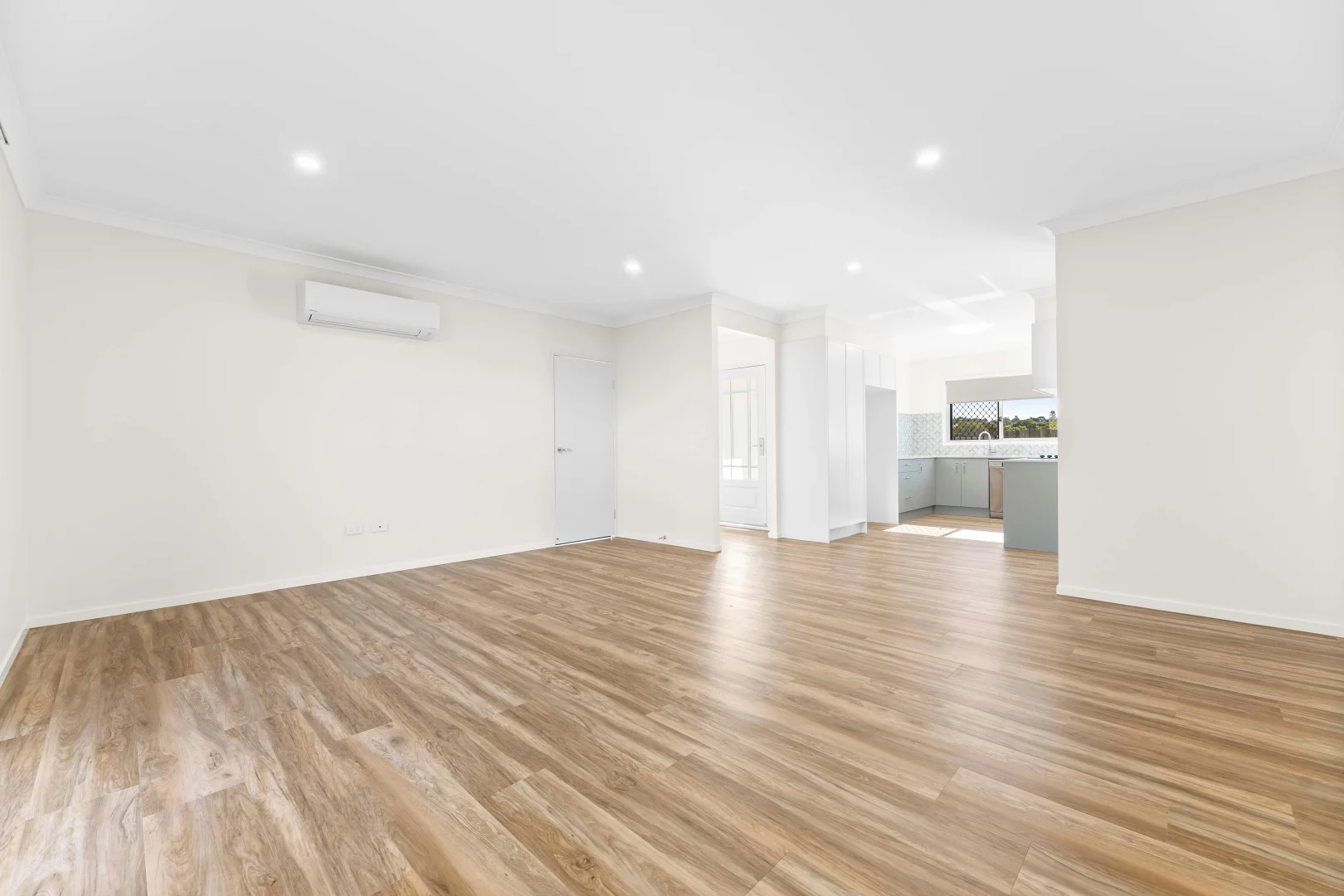 Additional image 3 of 2/27 Ocean Street, Rangeville QLD 4350