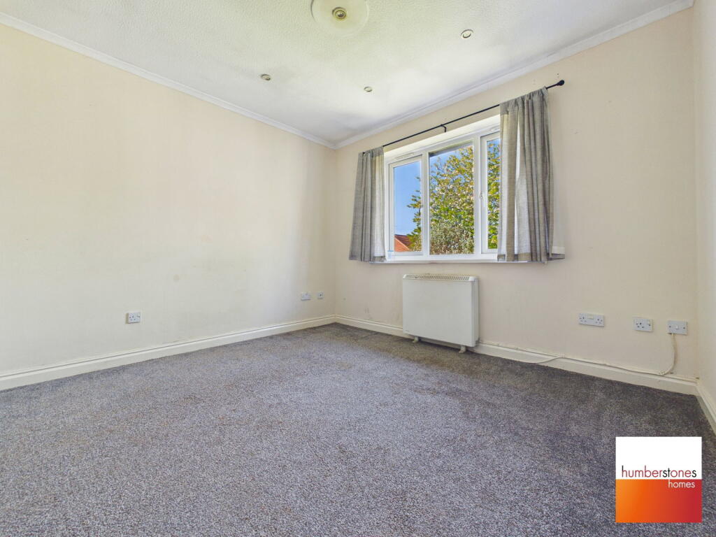 Mallard Drive - Oldbury photo 3