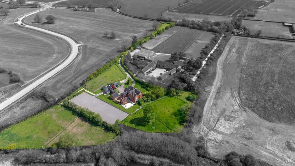 Additional image 3 of 7 bed farm for saleCurborough Grange, Lichfield. WS13