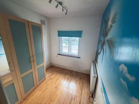 North Circular Road, London NW2, Room to rent