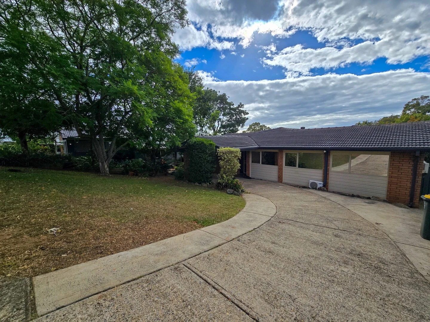 7 Lawn Avenue, Bradbury NSW 2560
