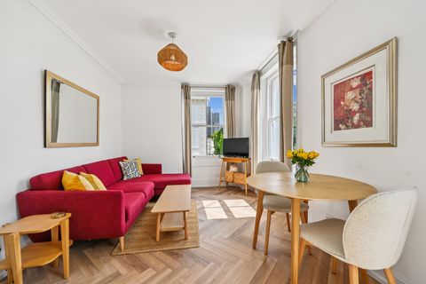 St Georges Square, Pimlico SW1V