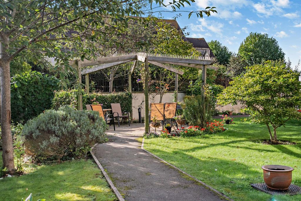 Additional image 16 of 2 bed flat for saleCabot Court, Bath Road, Longwell Green, Bristol BS30