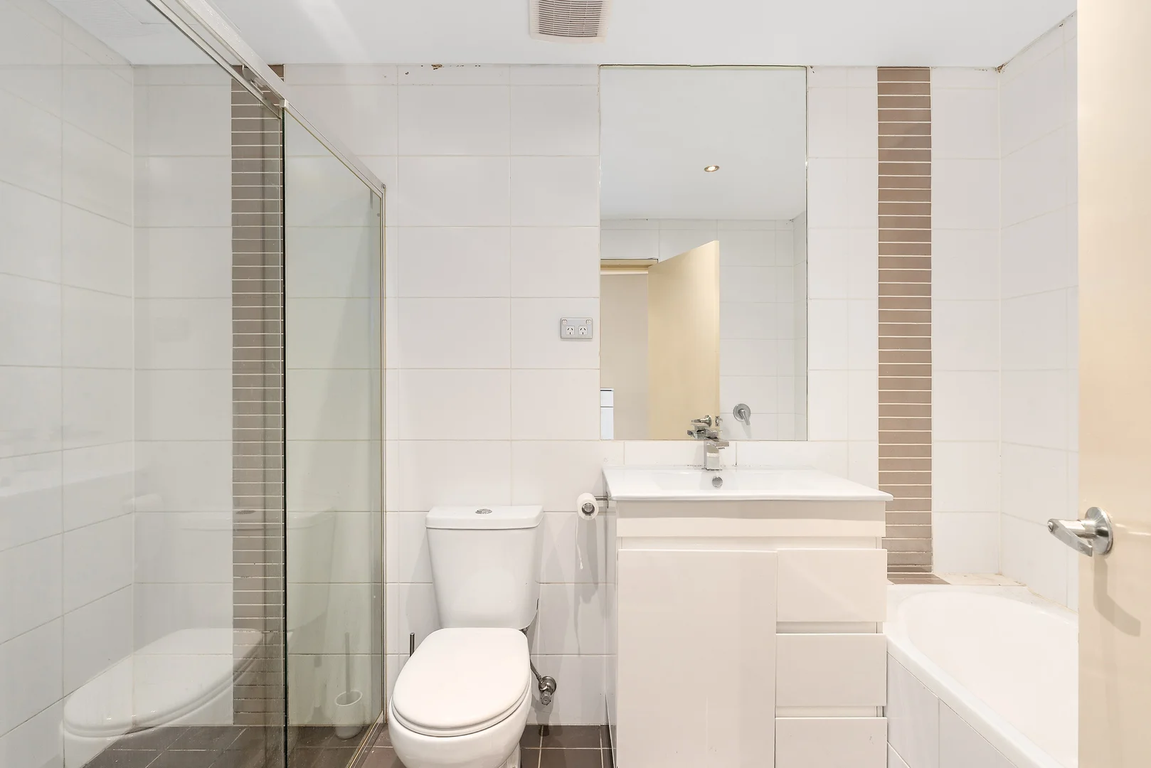 Additional image 6 of 9/908-916 Canterbury Road, Roselands NSW 2196