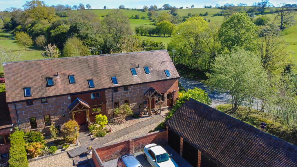 Pikes Pool Lane, Finstall, Bromsgrove B60 1LQ