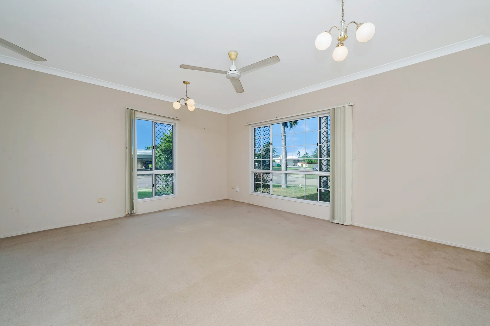 27 Macarthur Drive, Annandale QLD 4814 photo 5