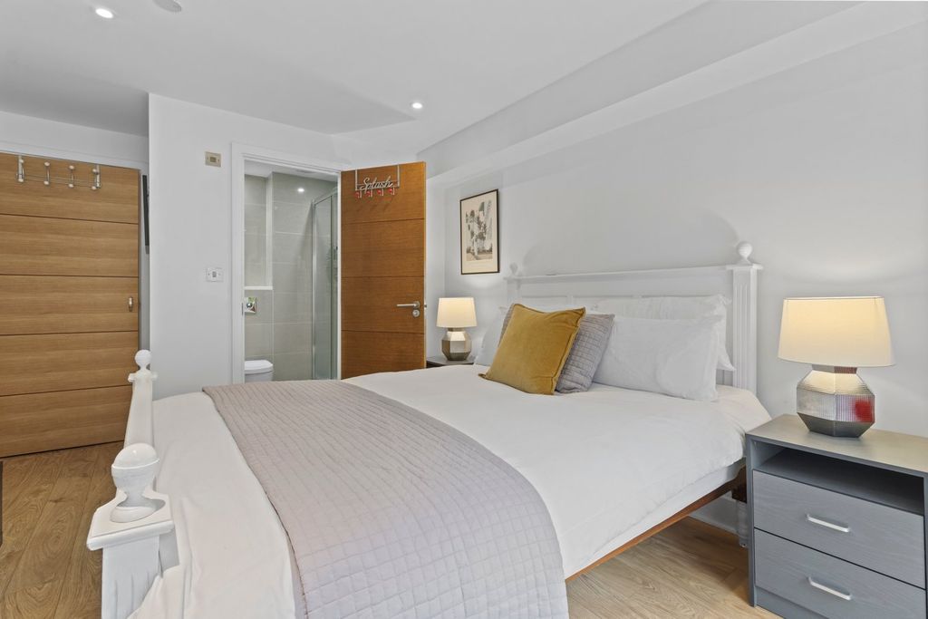Additional image 10 of 2 bed flat for saleCompton Street, Eastbourne BN21