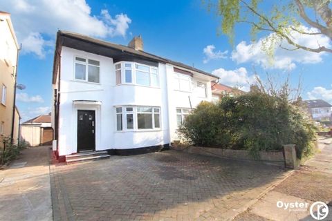 Bideford Close, Edgware HA8