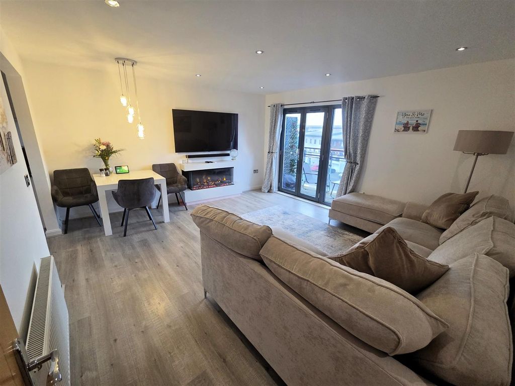 Additional image 4 of 2 bed flat for saleSt Stephens Court, Marina, Swansea SA1
