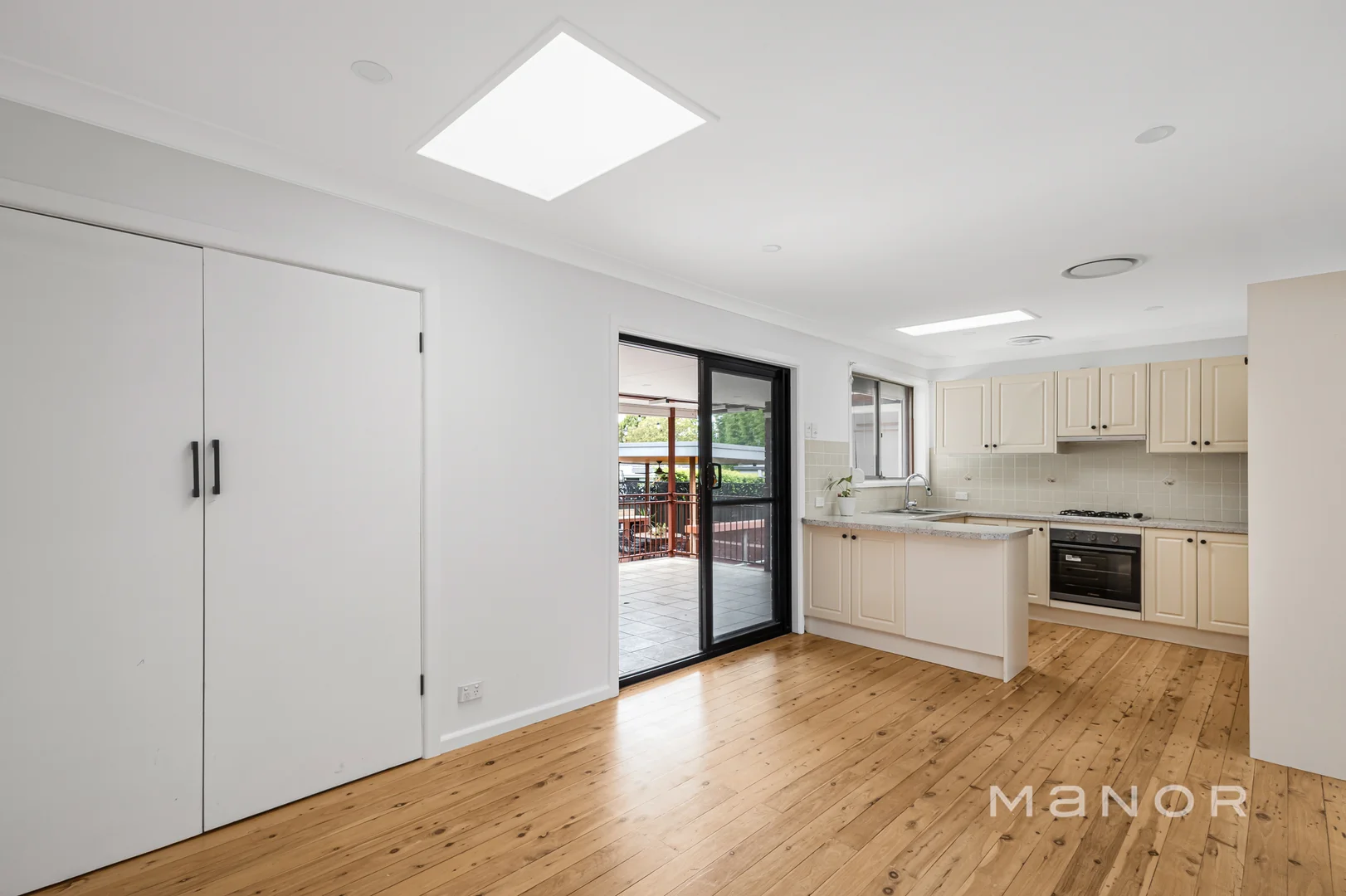 6 Bronte Place, Winston Hills NSW 2153 photo 2