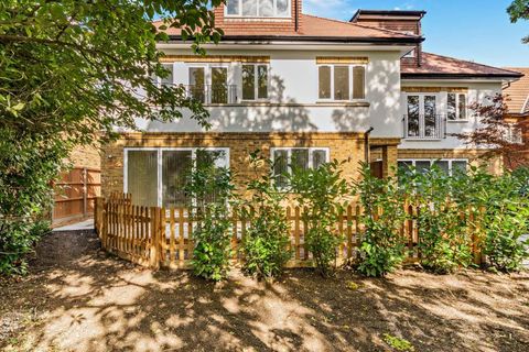 Swakeleys Road, Ickenham UB10