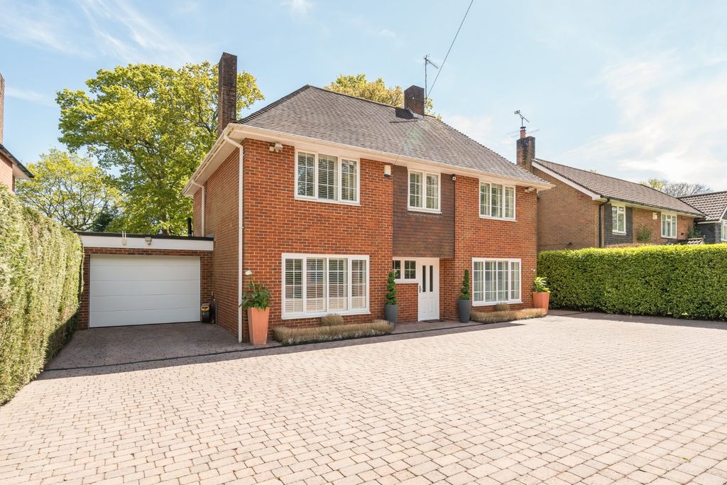 5 bed detached house for saleBassett Wood Drive, Bassett, Southampton, Hampshire SO16