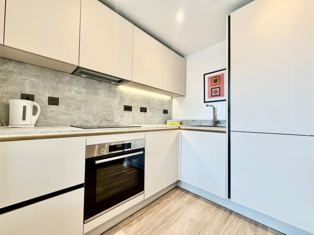 Additional image 7 of LUXURY SHOW HOME- Snow Hill Wharf, Birmingham, B4