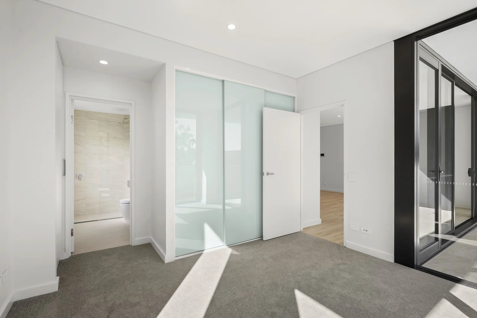Additional image 4 of Level 4, 407/8 St George Street, Gosford NSW 2250