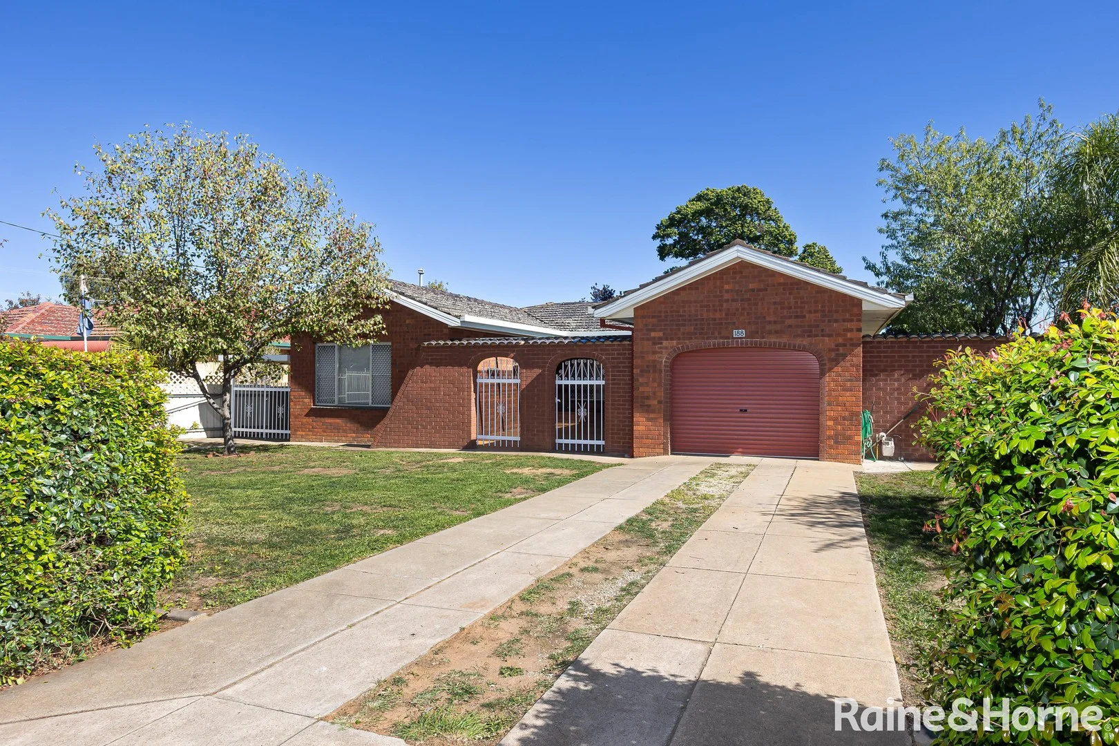 188 Bourke Street, Mount Austin NSW 2650