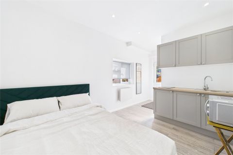 Elm Road, Reading, Berkshire RG6
