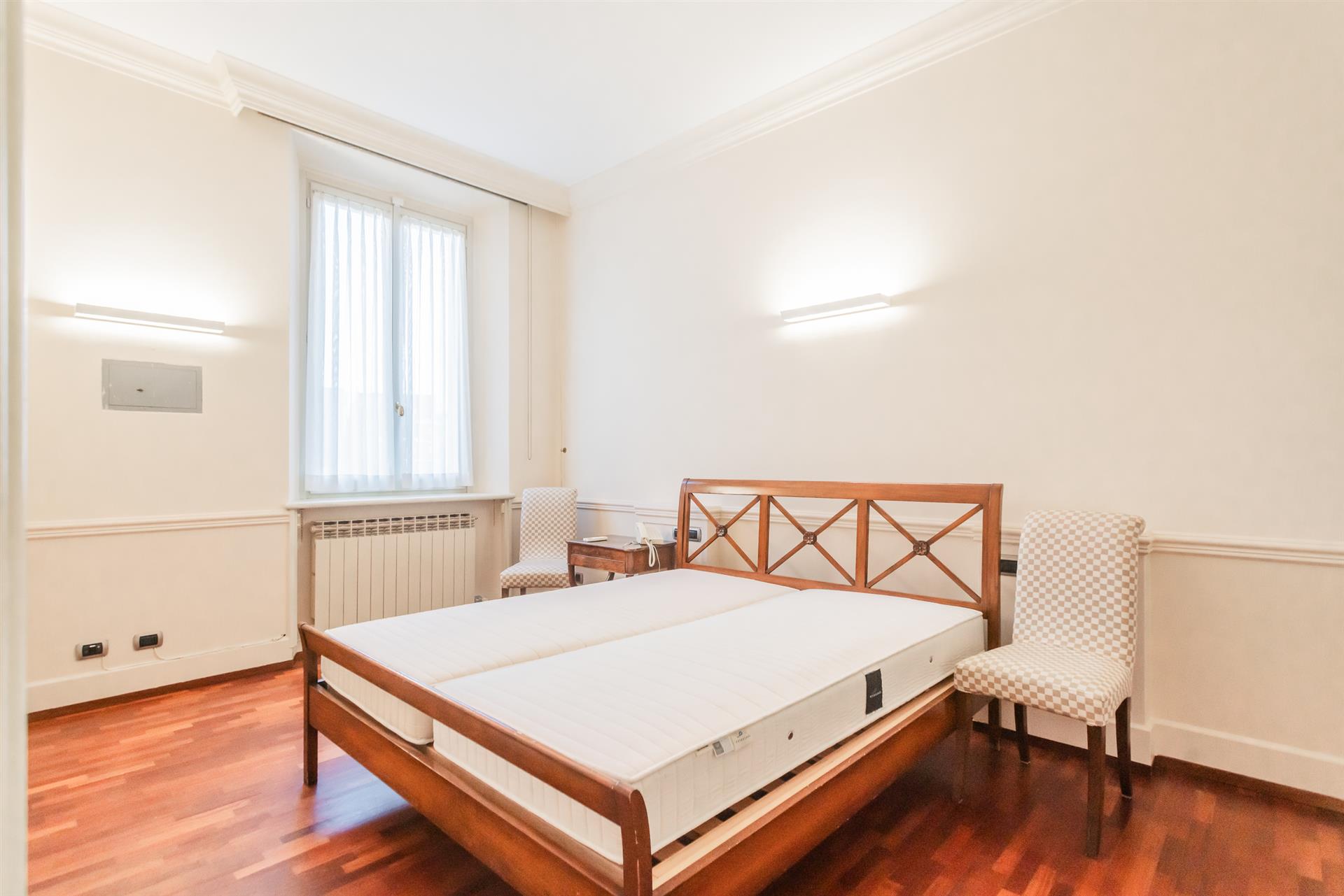 Additional image 15 of Varese