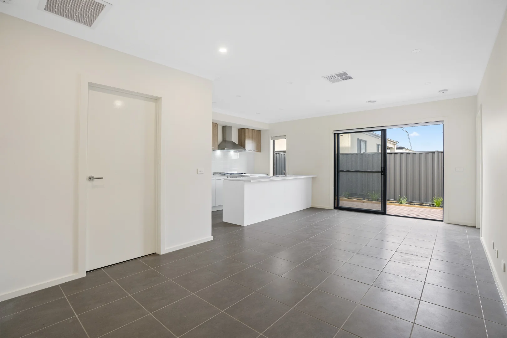 39 Charleston Chase, Berwick VIC 3806 photo 3