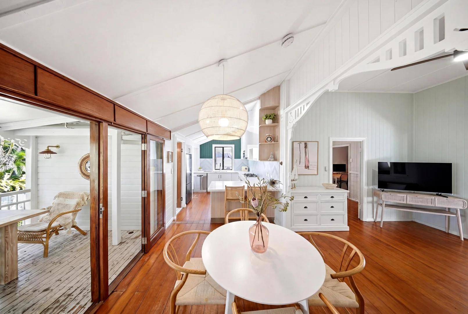 16 Baxter Street, West End QLD 4810 photo 5
