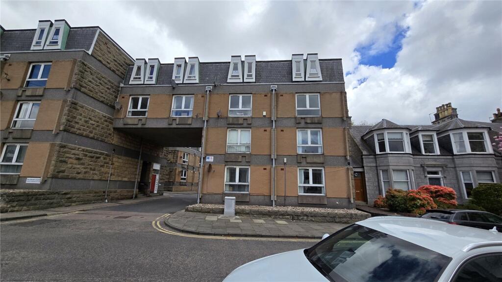 Salisbury Court, Aberdeen, AB10