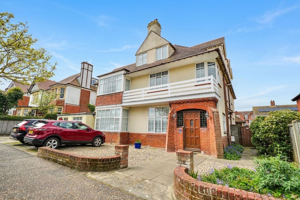3 bed flat for saleCliff Avenue, Leylands NR27