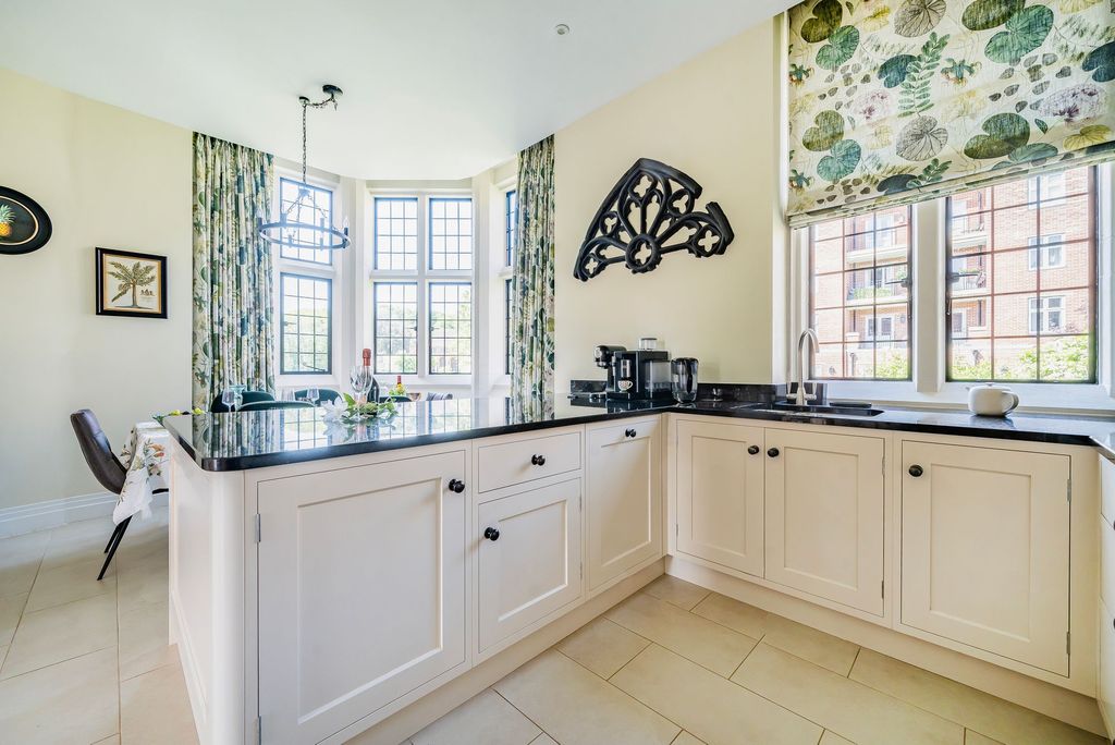 Additional image 8 of 2 bed flat for saleKings Drive, Midhurst GU29